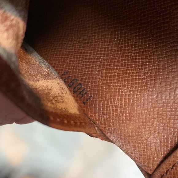 ❌SOLD❌1994 authentic Louis Vuitton compact Elise wallet - Picture 12 of 17